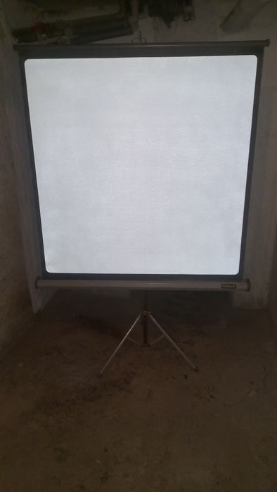 Ekran rzutnika  + statyw