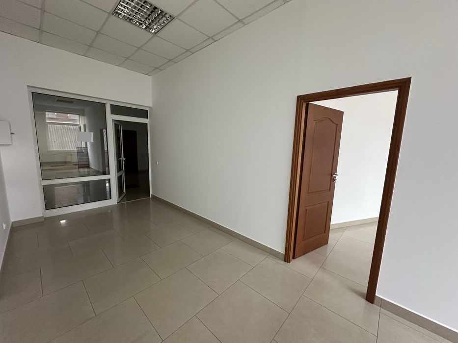 Продам приміщення в центрі офісне 800м2