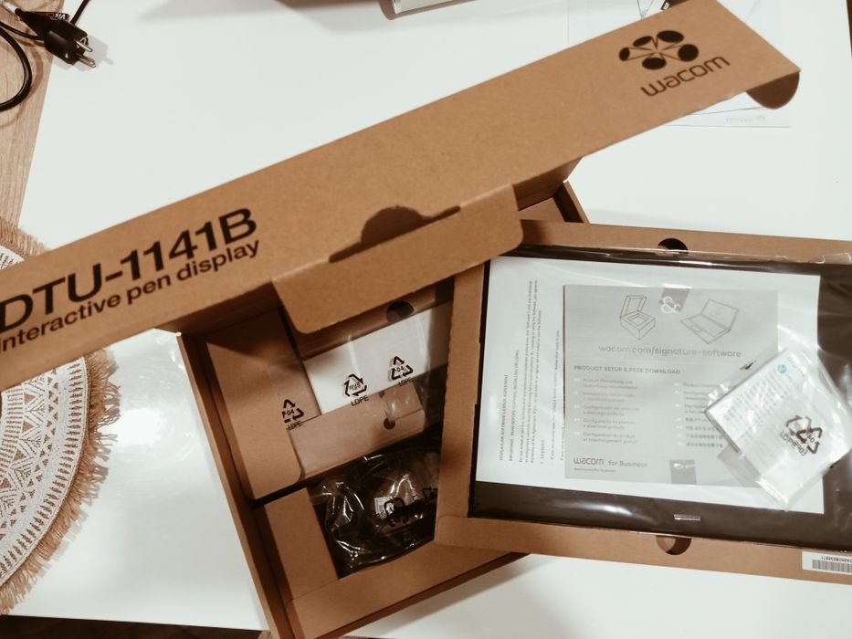Wacom DTU-1141B Digital Graphics Tablet64729966559745121