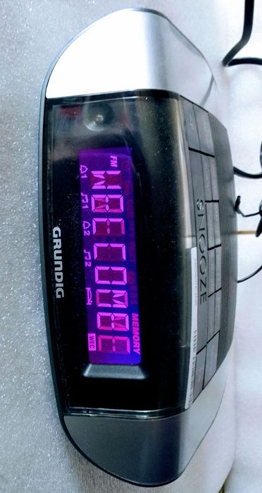Радиочасы GRUNDIG Sonoclock 660. GERMANY.: 950 грн