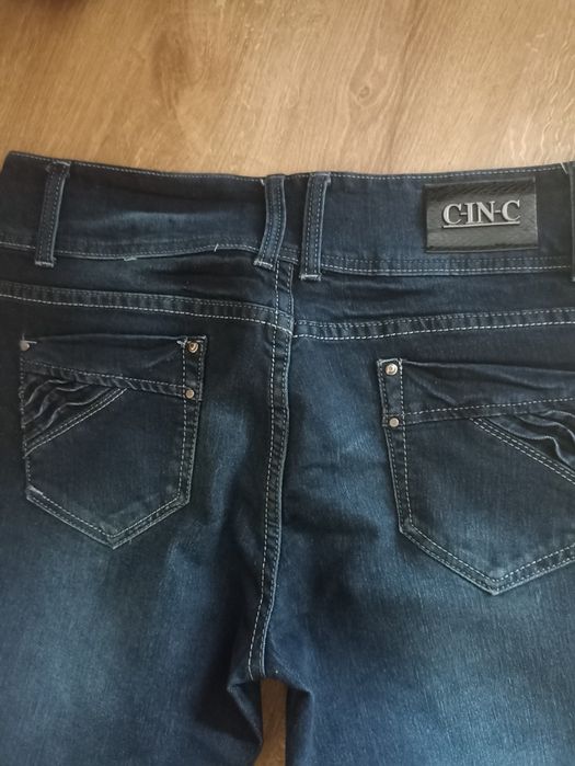 Spodnie damskie jeansy r. 35