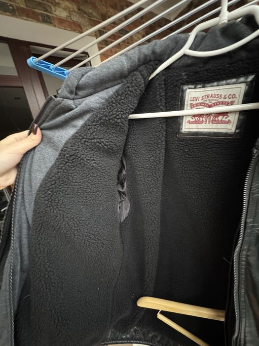 Куртка кожана оригінал Levis