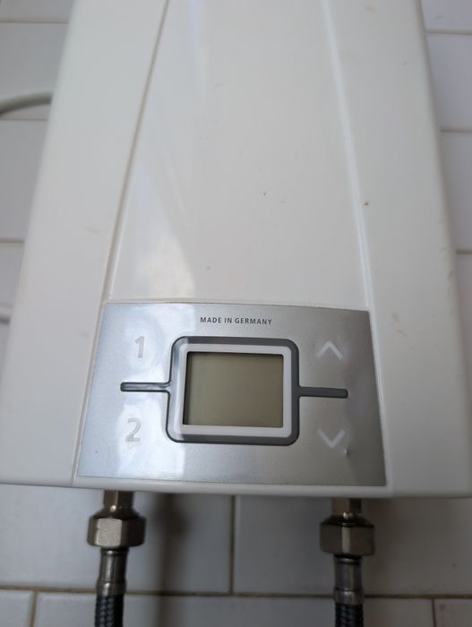 Esquentador Elétrico Instantâneo CLAGE CEX 9 (6.6/8.8 kW) – Monofásico