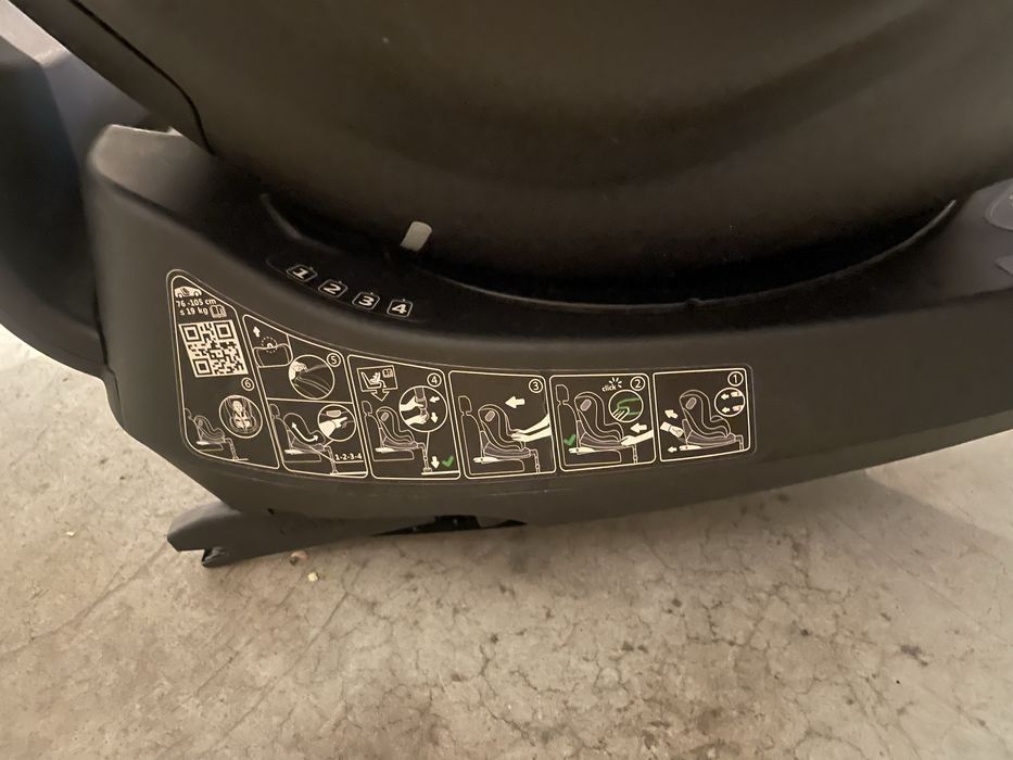 Cadeira auto Chicco iSize.