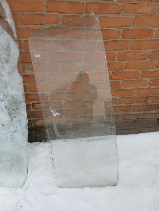 Продам скло ваз 2106