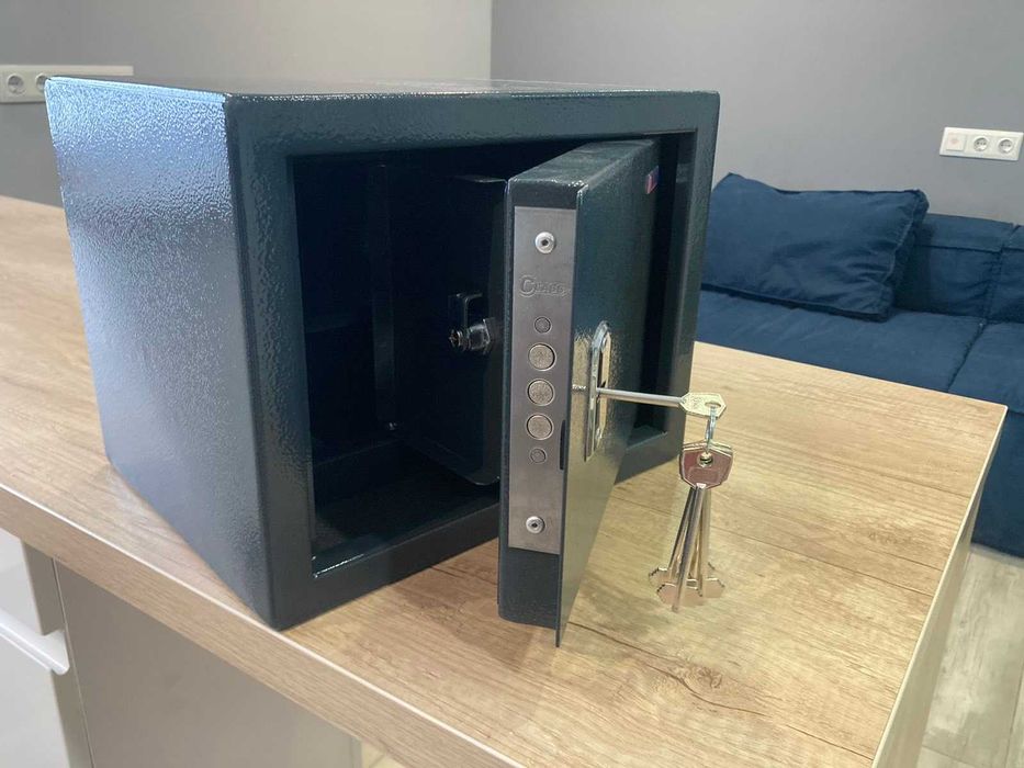 Сейф для зброї (пістолета), документів, цінностей та грошей!! Надійний