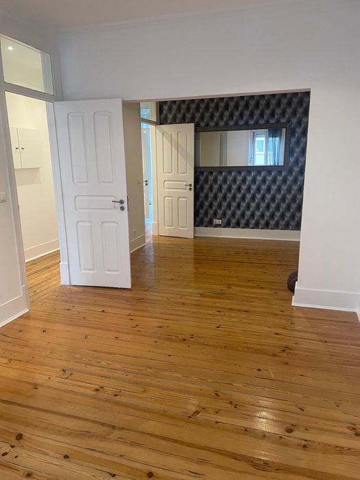 Apartamento T2+1 para Arrendamento – Campo de Ourique