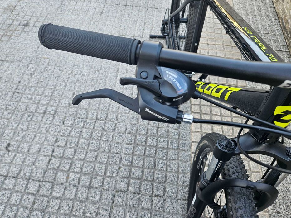 Bicicleta BTT Cloot preta