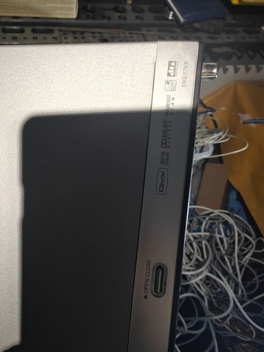 Dvd плеер с караоке и пультом LG dke576x