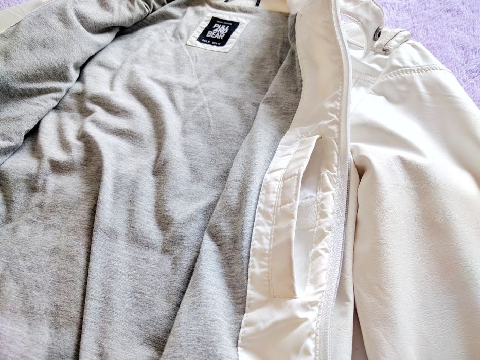 Куртка ветровка "Pull And Bear" белая