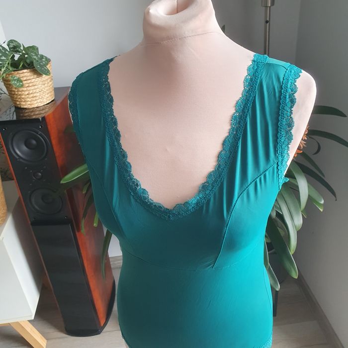 Zielone body z koronką r. 40/42