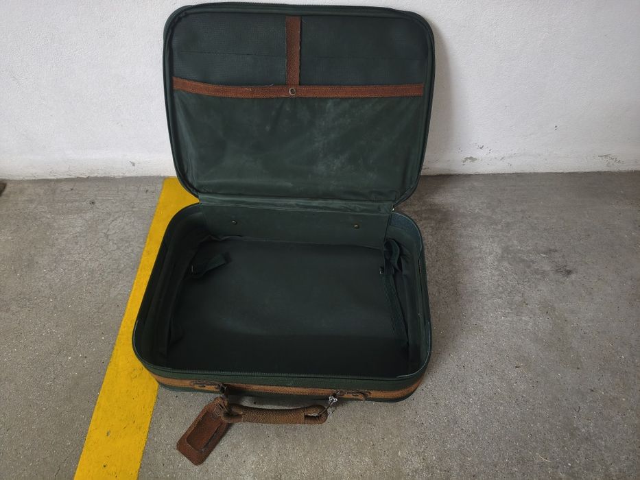 Mala de viagem de média dimensão