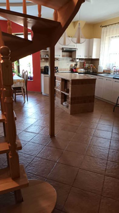 Dom wolnostojący o pom. 200m2 z działką 1414m2