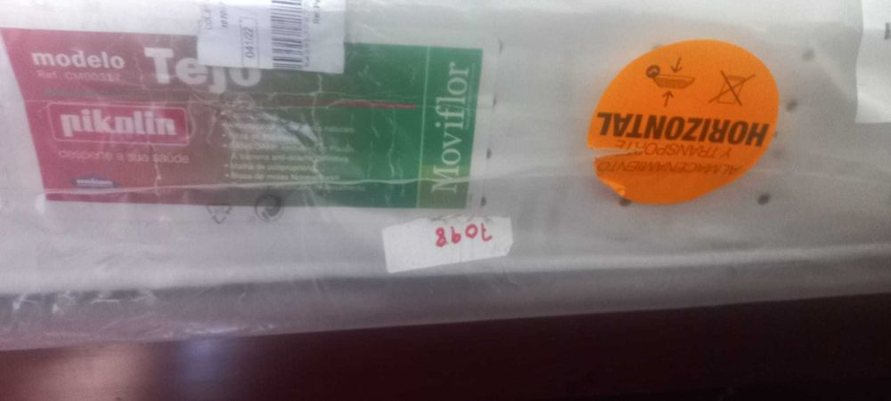 Cama com colchão como novo 1,40 x 1,95