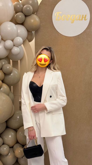 Костюм молочного кольору, розмір С/М