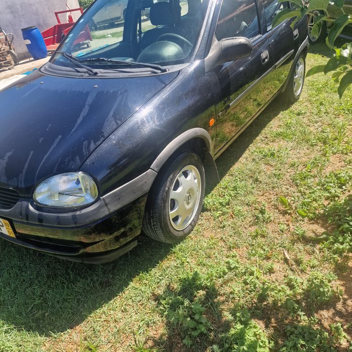 Vendo opel corsa 1.000 a gasolina 12v em bom estado geral