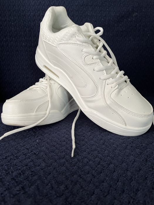 Кросівки, шкірозамінник