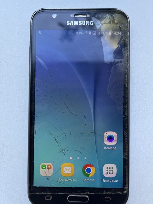 Старий телефон Samsung Galaxy J5 Duos