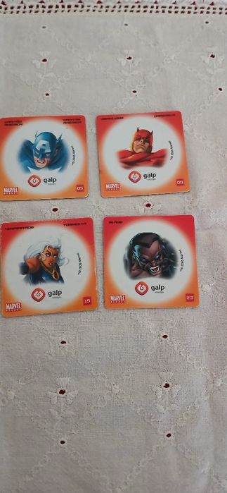 Cromos holográficos da Marvel