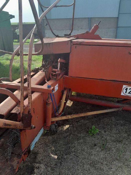 Прес-підбирач Пресс-подборщик