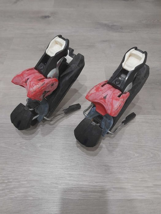 VENDO Fixações de skis Dynastar - Só 15 eur