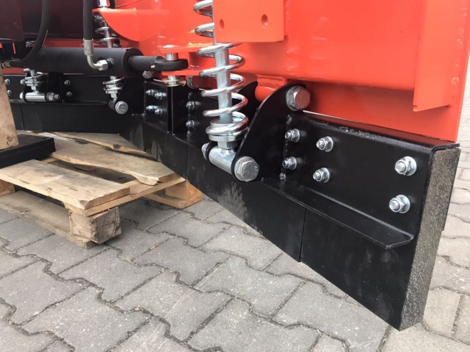 Plug do śniegu strzałka 300 cm manitou tur euro i tuz JCB CAT nowy