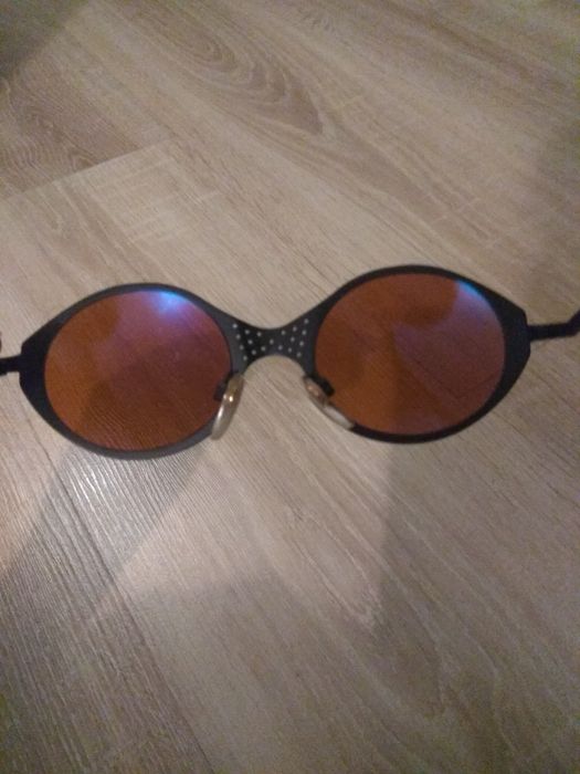 Cyber Goth, Angielskie okulary