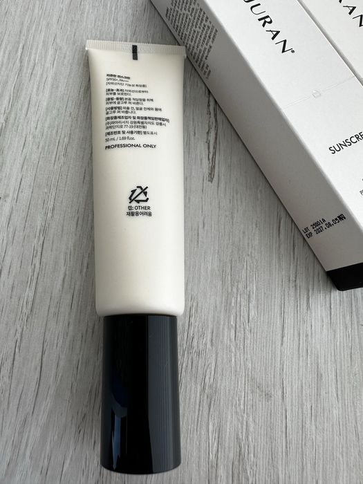 Сонцезахисний крем Rejuran Sunscreen SPF 50+/PA+++