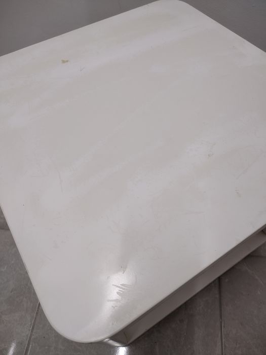 Mesa de apoio com rodas IKEA TINGBY
