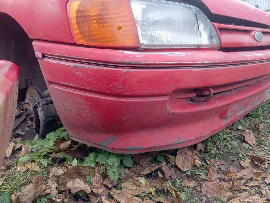 Бампер передній Ford Escort / Форд Ескорт Mk5