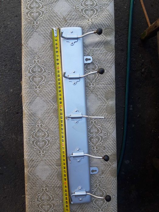 Жилезная вешалка