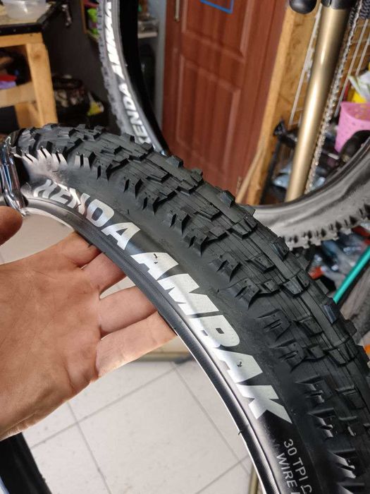 Оригінальні покришки Maxxis, Hutchinson та велотовари | Свіжа поставка