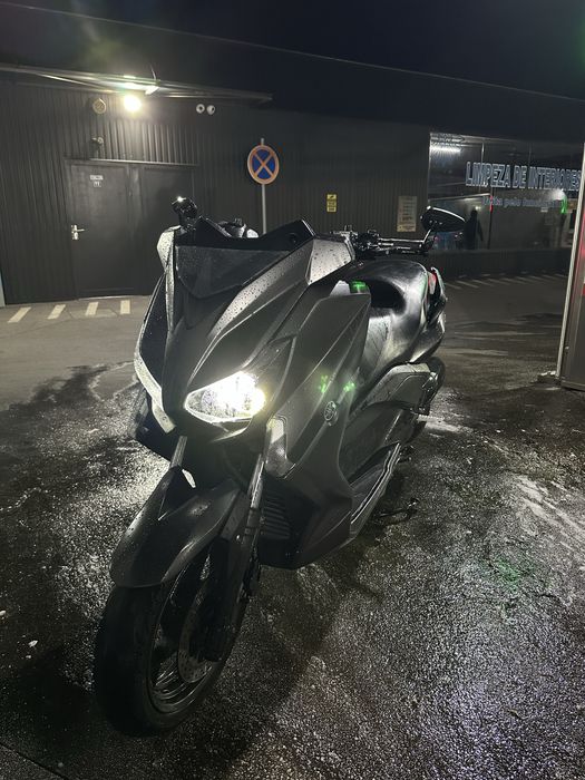 Vendo ou troco xmax 125 2016 NEGOCIAVEL