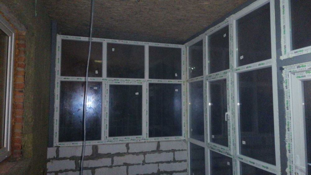 Окна из недорогих профилей,ролеты.