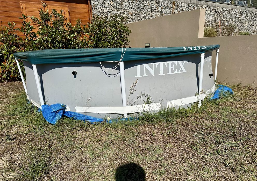 Piscina Intex Tubular — Completa (proteção solo + capa + bomba)