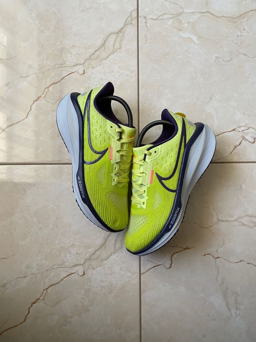Nike Vomero 17 (оригінал)