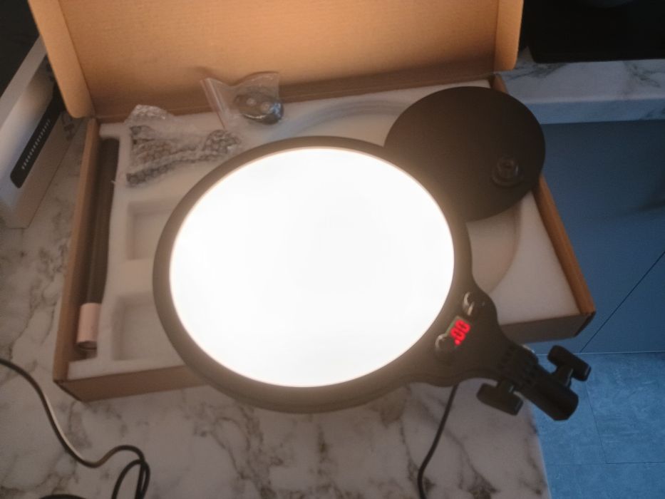 Lampa Moko pierścieniowa ze statywem