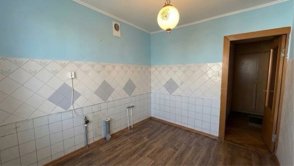 Продається 2х кімнатна КИЇВКА, ПРОСПЕКТ НЕЗАЛЕЖНОСТІ, під ремонт, балкон