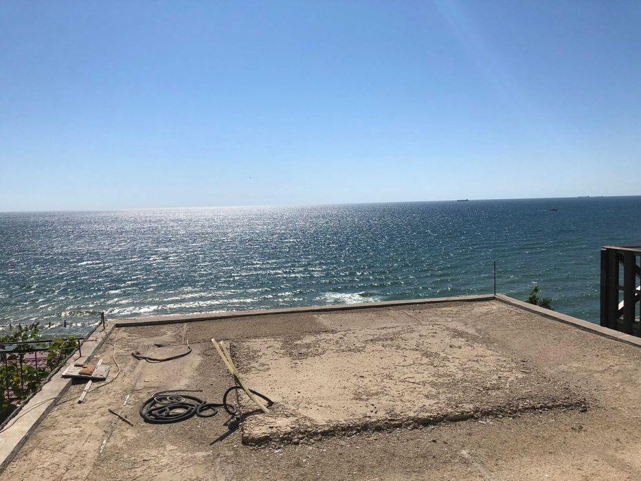 Продажа дома в Совиньоне. Вид на море. Под чистовую отделку. Проект.