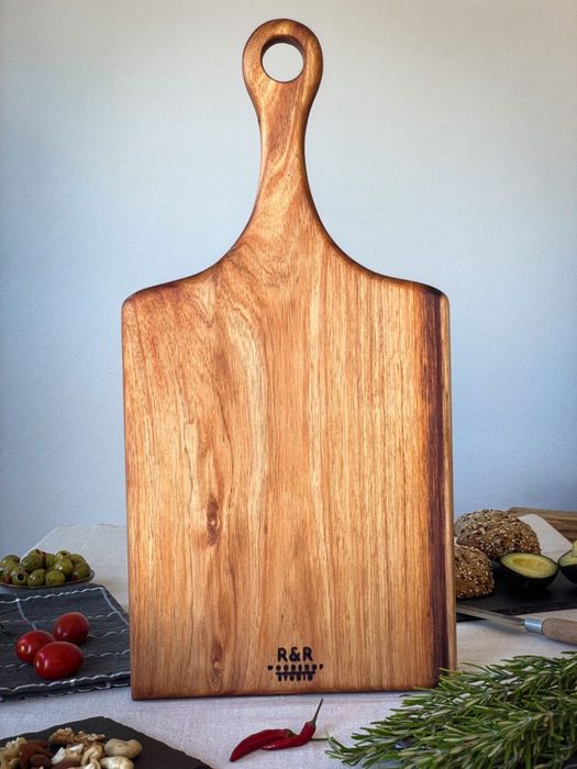 Prenda, tabuas de cortar, servir.