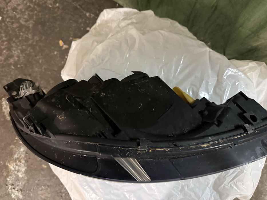 Передня  ліва фара до до peugeot 308 t9 рестайлінг з 2016 року