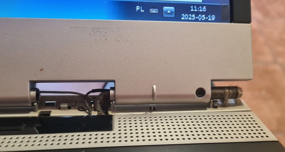 Laptop Fujitsu Siemens Amilo pro V3515 zasilacz