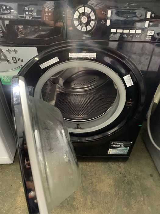 maquina de lavar AEG preta