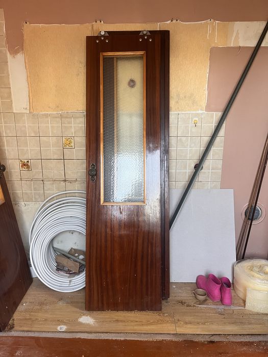 Розсувні та нерозсувні деревʼяні двері (шпон) зі СКЛОМ