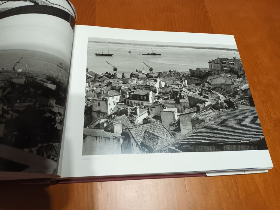 Interessante exemplar de Eduardo Gageiro " Lisboa no cais da memória "