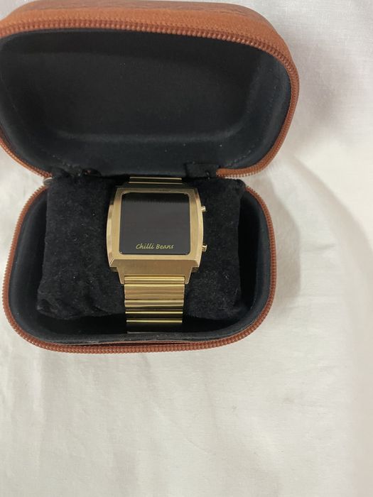 Relogio chilli beans dourado