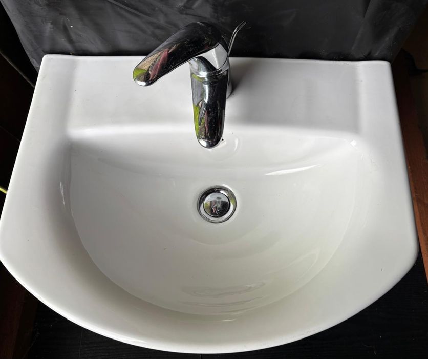 Umywalka ceramiczna