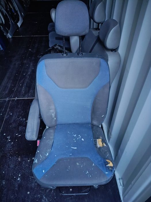 Fotel kierowcy podgrzewany Vivaro Trafic Primastar 02-14r wysyłka