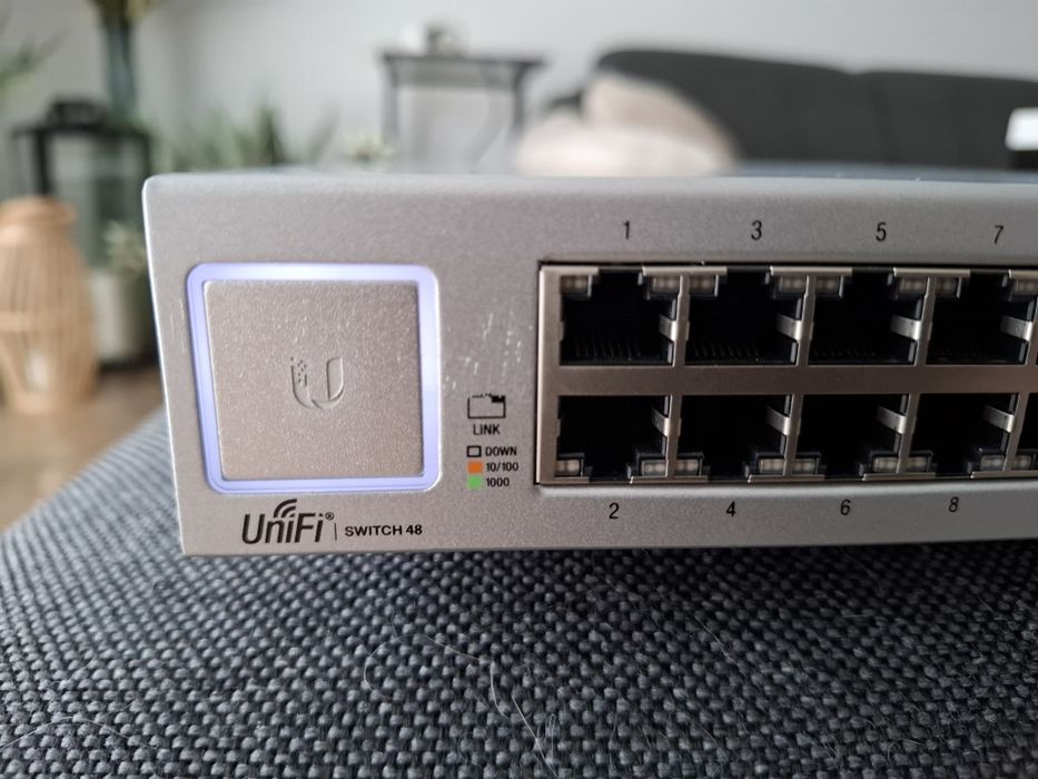 Ubiquiti US-48 UniFi 48xRJ45+4xSFP, bez poe