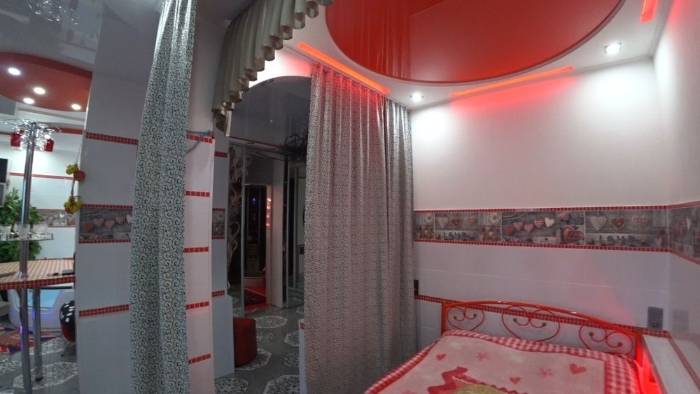 Студия "Любовь" с Джакузи, камином и диско освещением + ПОЧАСОВО!